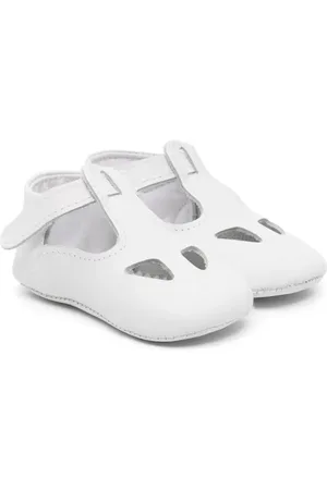 Il gufo Zapatos primeros pasos con detalle de abertura