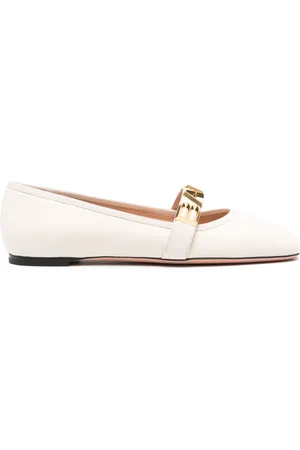 Bally Flats con letras del logo