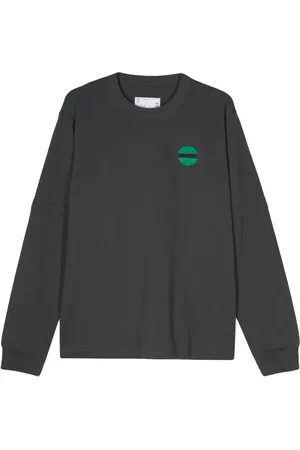 SACAI Playera con eslogan bordado