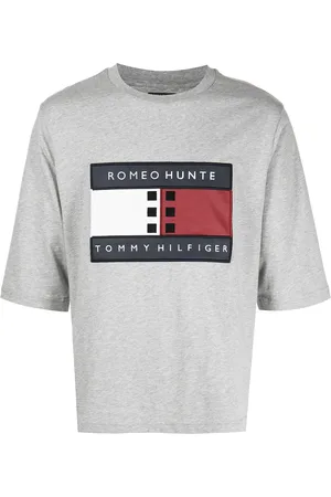ROMEO HUNTE Playera con logo de x Tommy Hilfiger