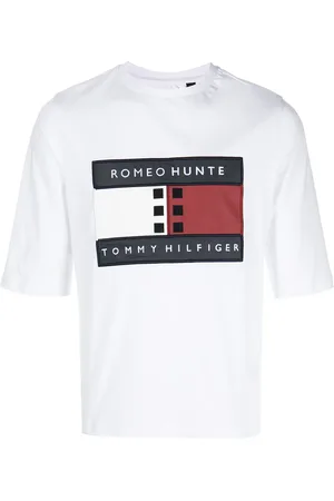 ROMEO HUNTE Playera con logo de x Tommy Hilfiger