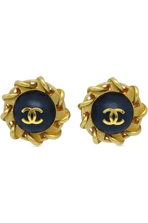 CHANEL Aretes de clip con logo entrelazado CC 1994