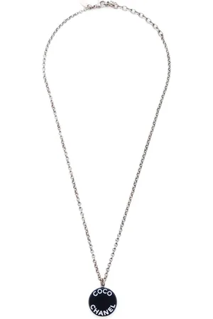 CHANEL Collar con dije circular 2007
