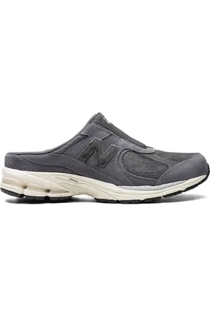 New Balance Mules 2002R
