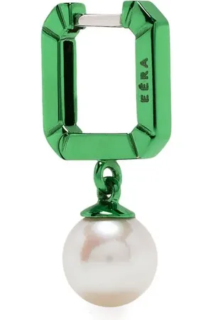 Eera Arete huggie en oro blanco de 18kt con esmalte y perla