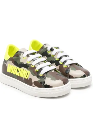 Moschino Tenis con estampado militar