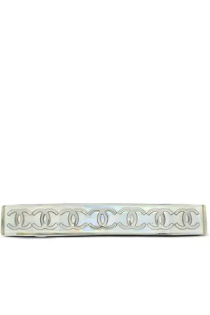 CHANEL Broche para el cabello con logo CC 1997