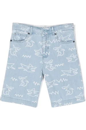 Stella McCartney Shorts de mezclilla con tiburones estampados