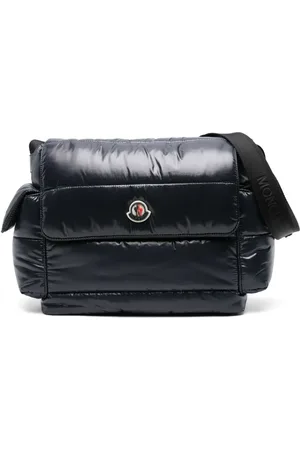 Moncler Pañalera capitonada con parche del logo