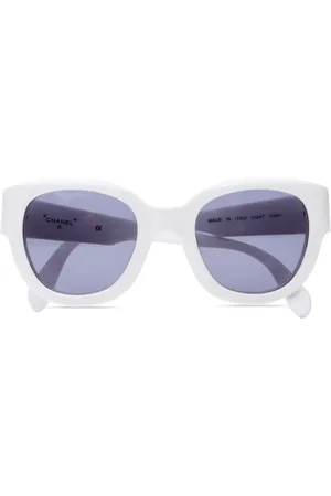 CHANEL Lentes de sol con armazón en D 2000