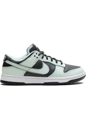 Nike Tenis Dunk Low "Smoke Grey/Barely Green"