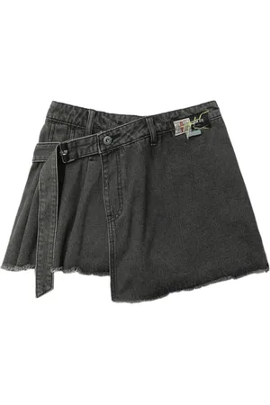 Musium Div. Shorts de mezclilla con diseño cruzado
