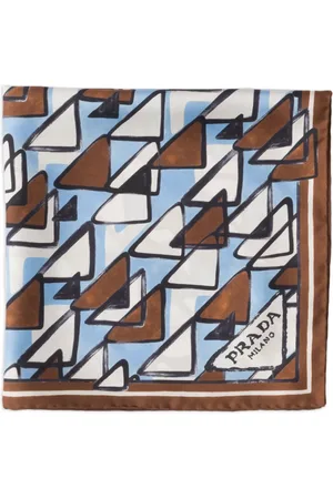 Prada Mascada con estampado geométrico