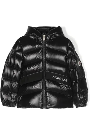 Moncler Chamarra capitonada con capucha y parche del logo