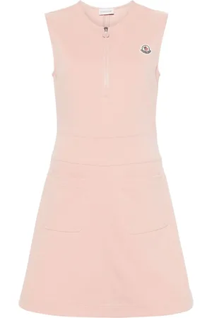 Moncler Vestido corto con aplique del logo