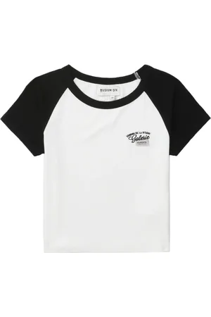 Musium Div. Playera de canalé con logo bordado