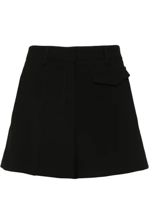 BLANCA Shorts con detalles de costuras