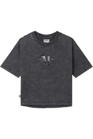 Musium Div. Playera corta con aberturas