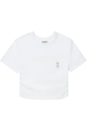 Musium Div. Playera corta con logo bordado