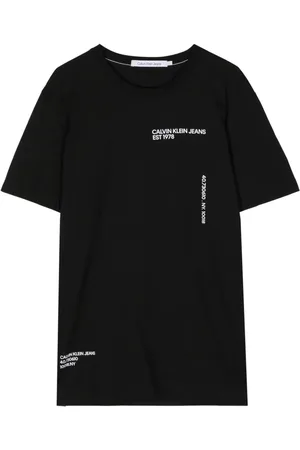 Calvin Klein Playera con múltiples costuras