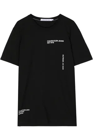 Calvin Klein Playera con múltiples costuras