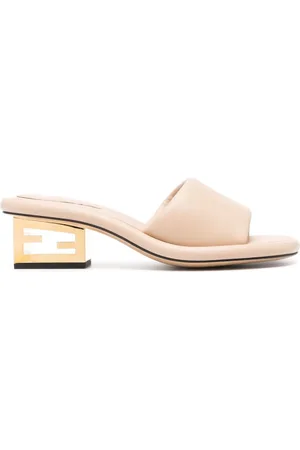 Fendi Mules con detalle del logo