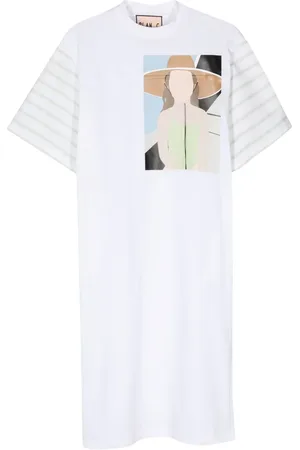 Plan C Vestido estilo playera con estampado gráfico