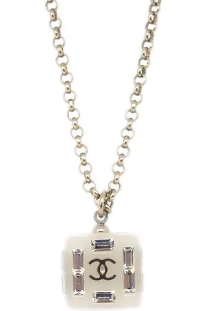 CHANEL Collar con dije del logo CC 2008