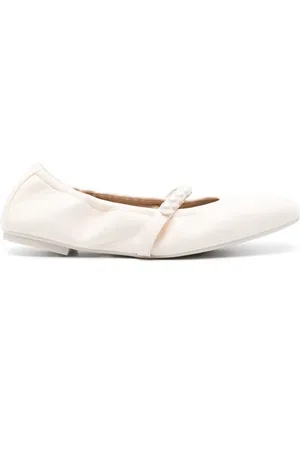 Stuart Weitzman Flats Goldie