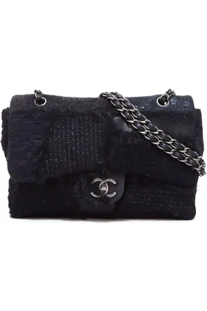 CHANEL Bolsa de hombro con cierre giratorio y logo CC 2010