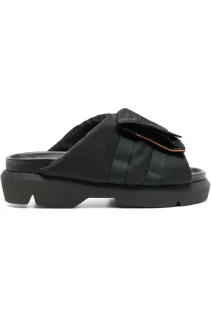SACAI Flip flops con correa de bolsillo