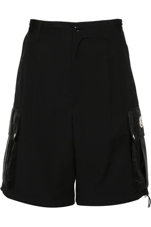 Moncler Shorts cargo con aplique del logo