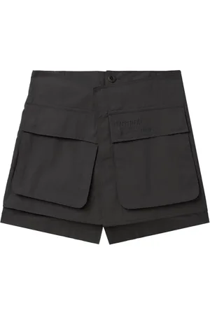Izzue Shorts con doble botonadura