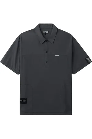 Izzue Playera tipo polo con aplique del logo