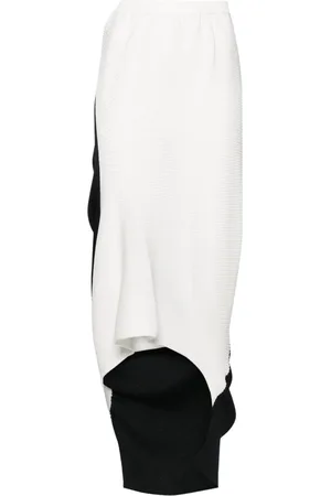 Issey Miyake Falda midi asimétrica de canalé