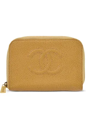 CHANEL Cartera con logo CC en relieve 2000