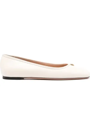 Bally Flats con placa del logo