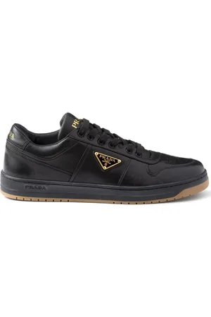Prada Tenis con logo triangular esmaltado