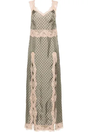 Gucci Vestido de seda con estampado GG Supreme