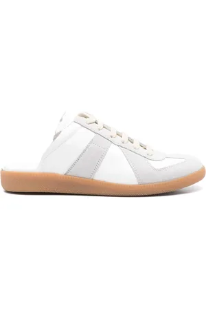 Maison Margiela Slippers con agujetas y paneles