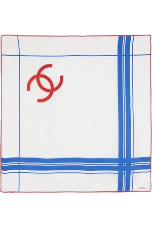 CHANEL Mascada de seda con logo CC 1990