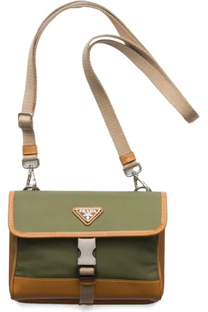 Prada Funda para celular con placa del logo