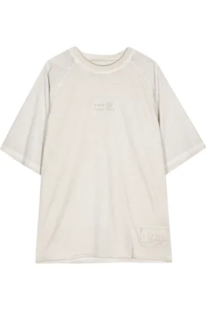 Izzue Playera con logo bordado