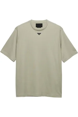 Prada Playera con placa del logo