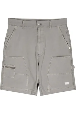 Izzue Shorts con placa del logo