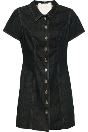 CHANEL Vestido camisero con logo CC en los botones 1990-2000