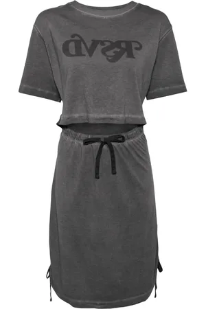 Izzue Vestido manga corta con logo estampado