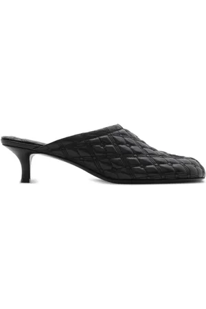 Burberry Mules capitonados bordados