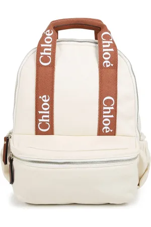 Chloé Pañalera con logo en la correa