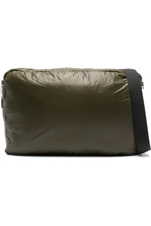 A.P.C. Bolsa de hombro capitonada con logo estampado